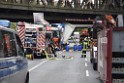 LKW blieb unter Bruecke haengen Koeln Ehrenfeld Innere Kanalstr Hornstr P035